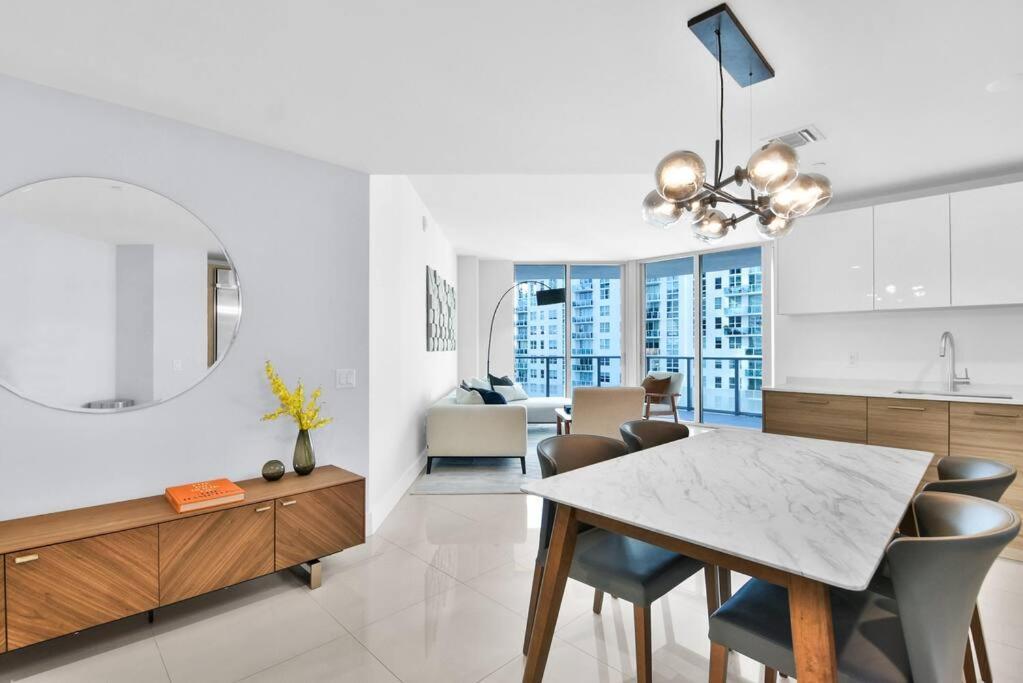 Lovely Upscale Condo Gorgeous View 2Bd 2Bath In Brickell ไมอามี ภายนอก รูปภาพ