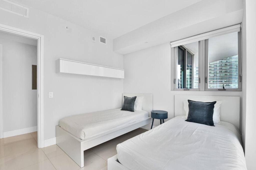 Lovely Upscale Condo Gorgeous View 2Bd 2Bath In Brickell ไมอามี ภายนอก รูปภาพ