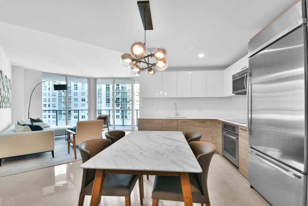 Lovely Upscale Condo Gorgeous View 2Bd 2Bath In Brickell ไมอามี ภายนอก รูปภาพ