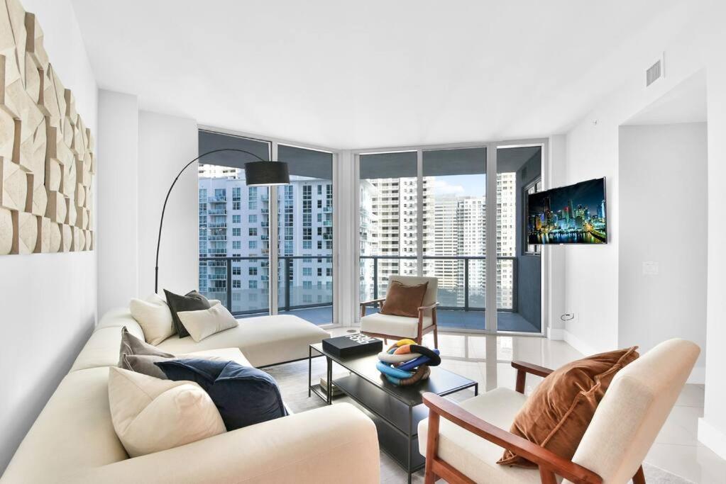 Lovely Upscale Condo Gorgeous View 2Bd 2Bath In Brickell ไมอามี ภายนอก รูปภาพ