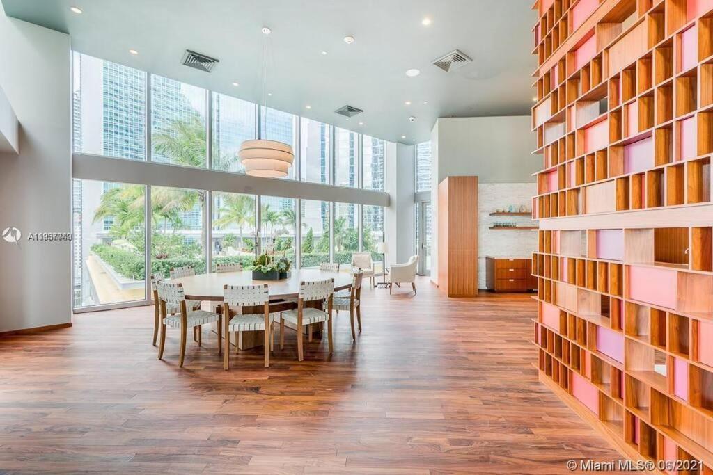 Lovely Upscale Condo Gorgeous View 2Bd 2Bath In Brickell ไมอามี ภายนอก รูปภาพ